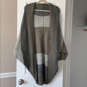 Sweater/Poncho